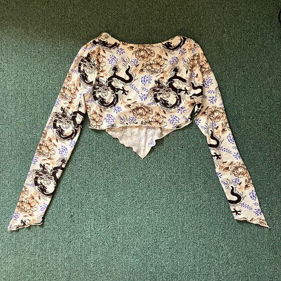 Floral dragon print crop top with handkerchief hems long sleeves bohemian y2k - Picture 3 of 6